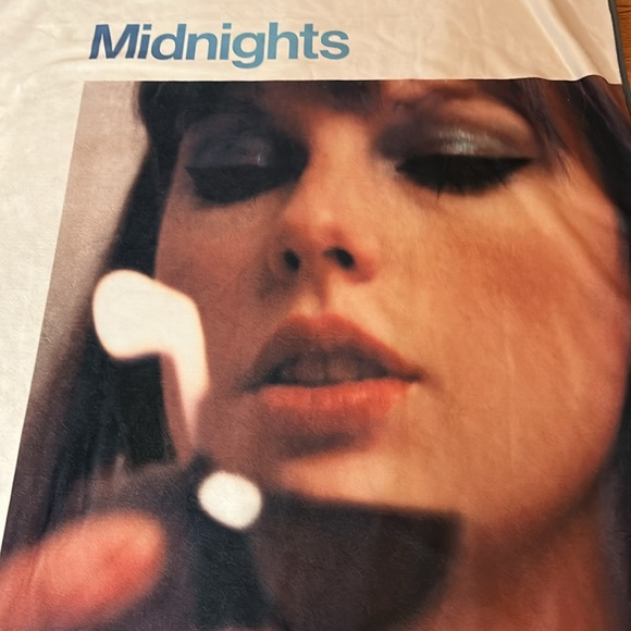 SOLD ELSEWHERE DONT buy Swift official Midnights Blanket Excellent condition - Picture 2 of 7